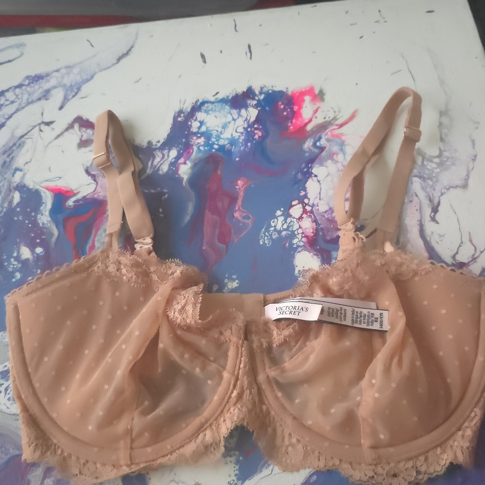 Victoria's Secret Tan Full Coverage Bra with Adjustable Straps